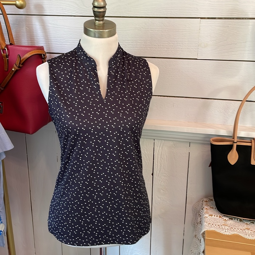 Nike dri-fit Women's Sleeveless charcoal Top with White triangle Pattern